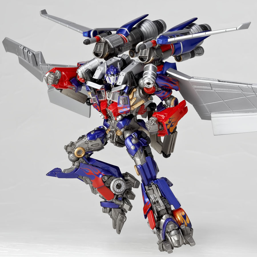 Sci-Fi Revoltech Series No. 040 Optimus Prime DX First Looks